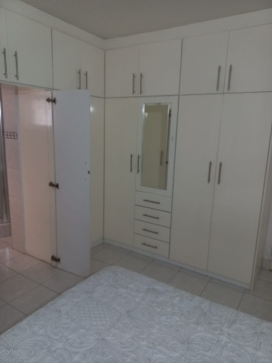 5 Bedroom Property for Sale in Parkgate KwaZulu-Natal