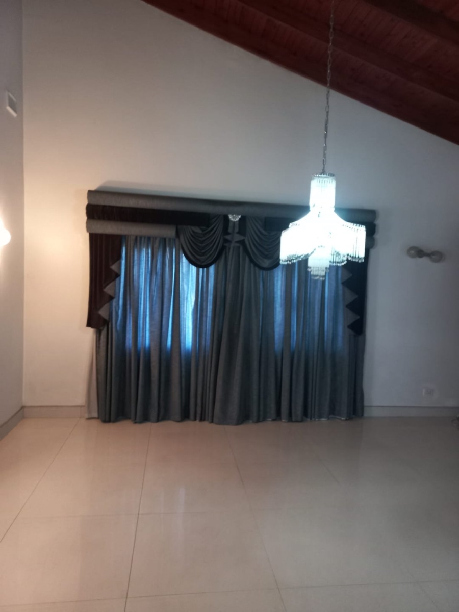 5 Bedroom Property for Sale in Parkgate KwaZulu-Natal