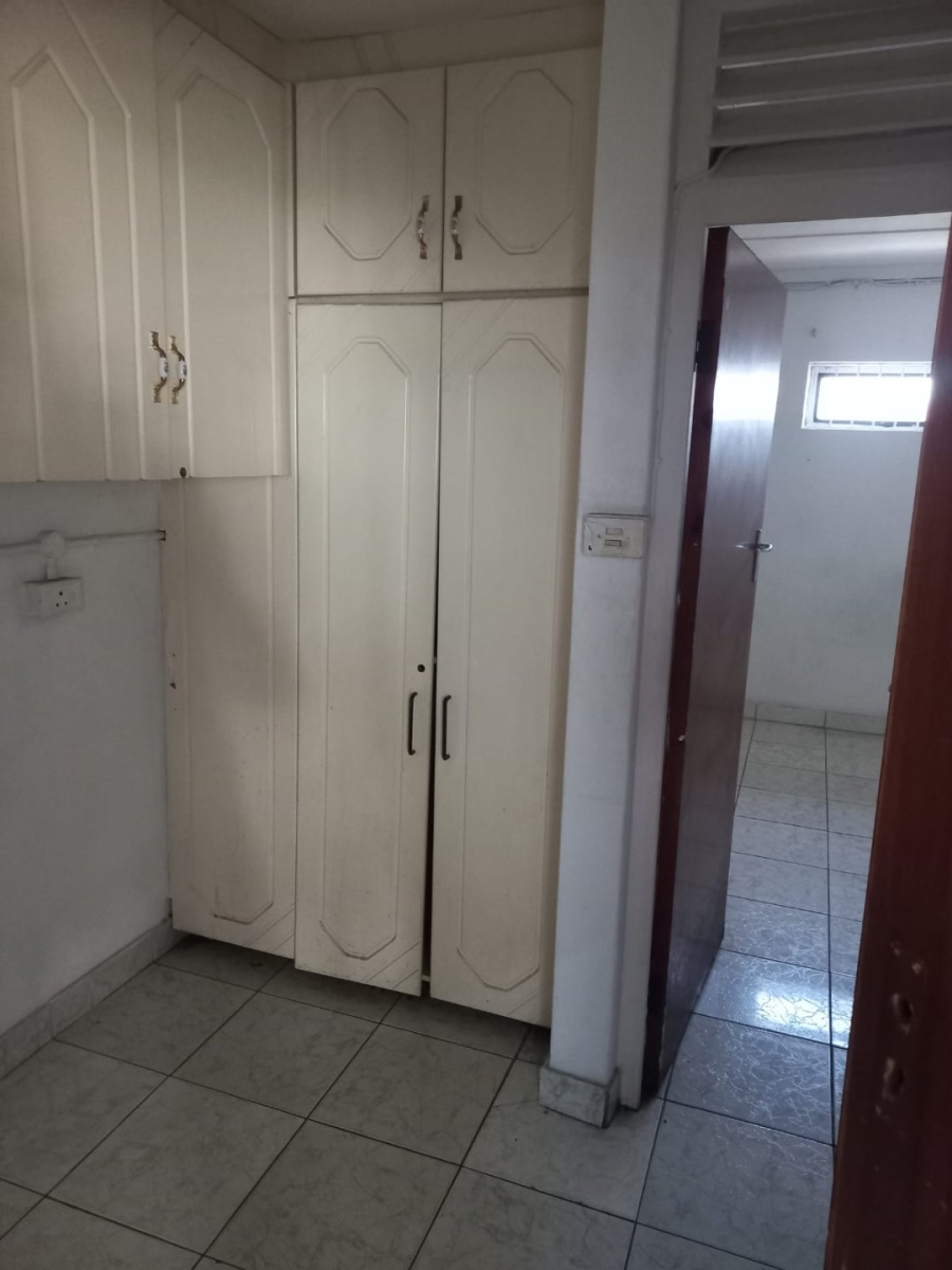 5 Bedroom Property for Sale in Parkgate KwaZulu-Natal