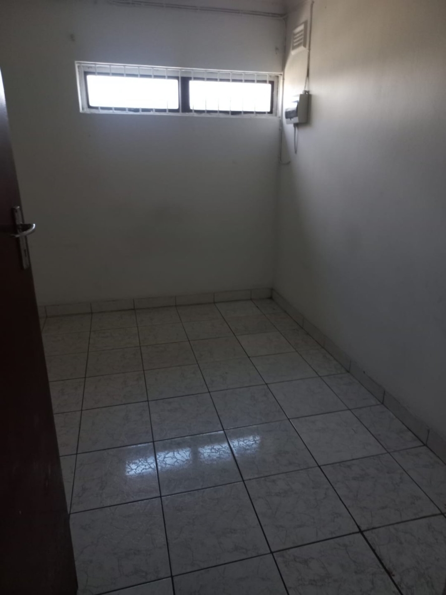 5 Bedroom Property for Sale in Parkgate KwaZulu-Natal