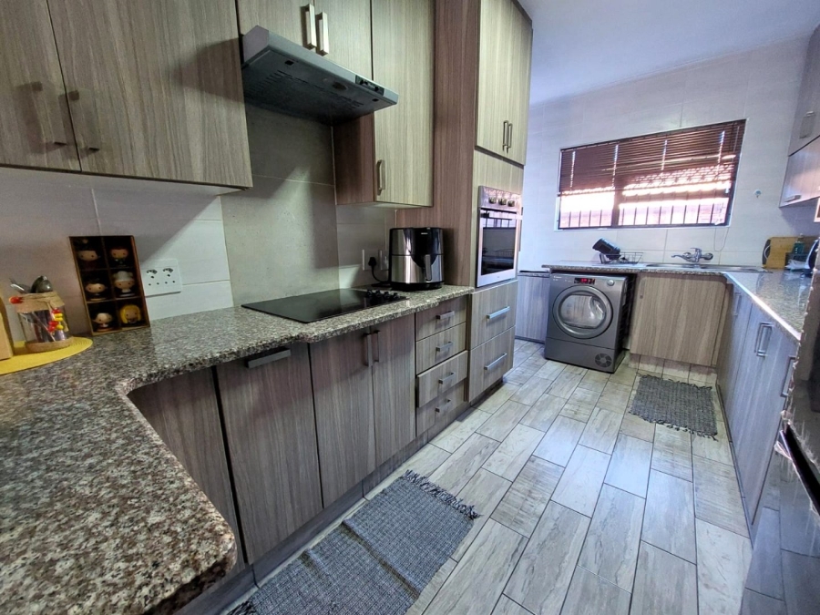 3 Bedroom Property for Sale in Huttenheights KwaZulu-Natal