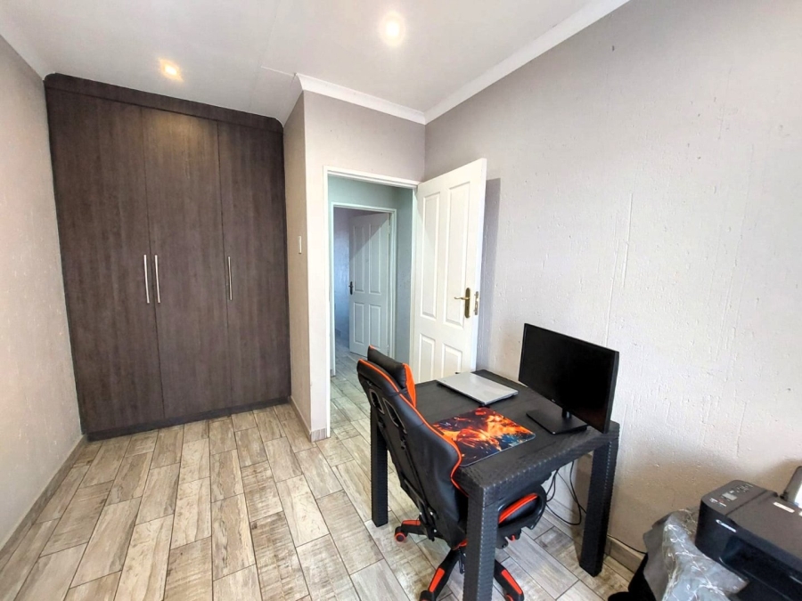 3 Bedroom Property for Sale in Huttenheights KwaZulu-Natal