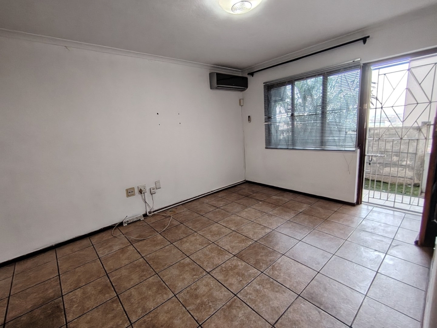 To Let 2 Bedroom Property for Rent in Fynnland KwaZulu-Natal