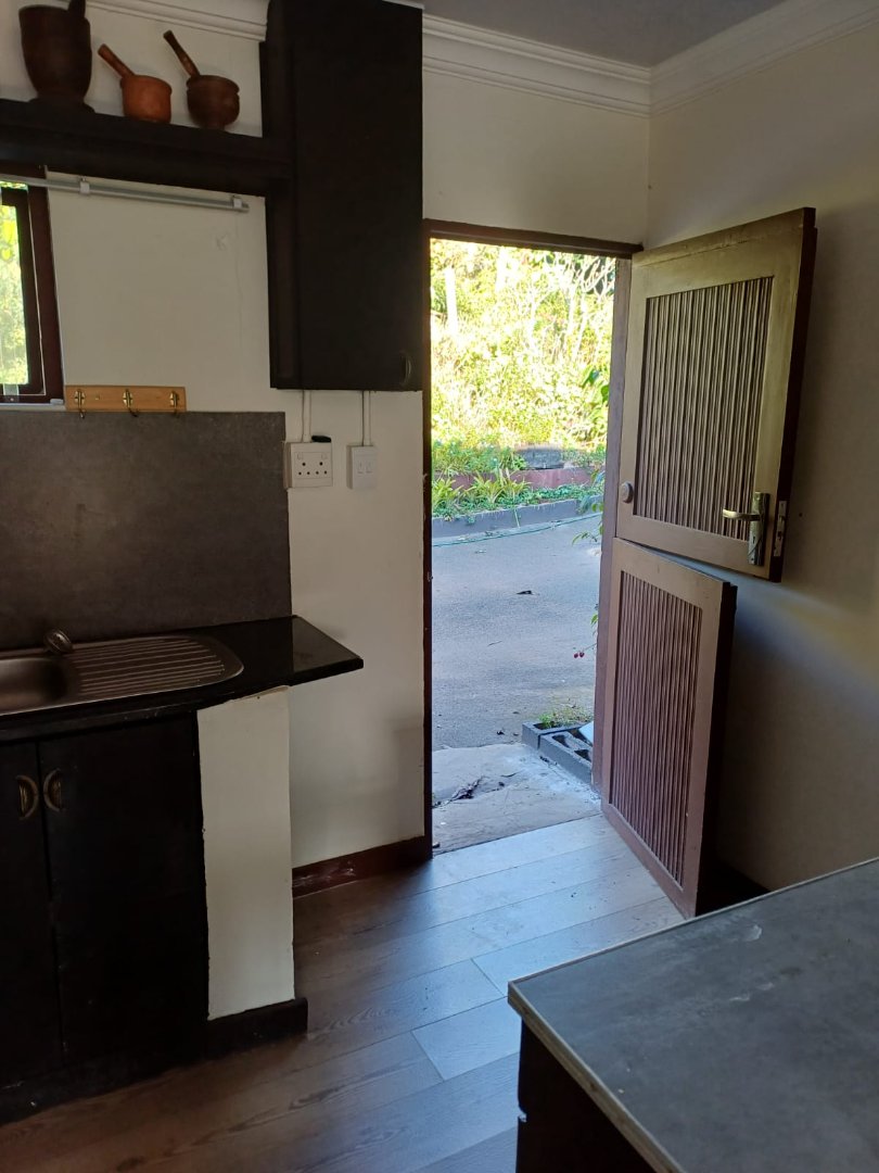 To Let 1 Bedroom Property for Rent in Kloof KwaZulu-Natal