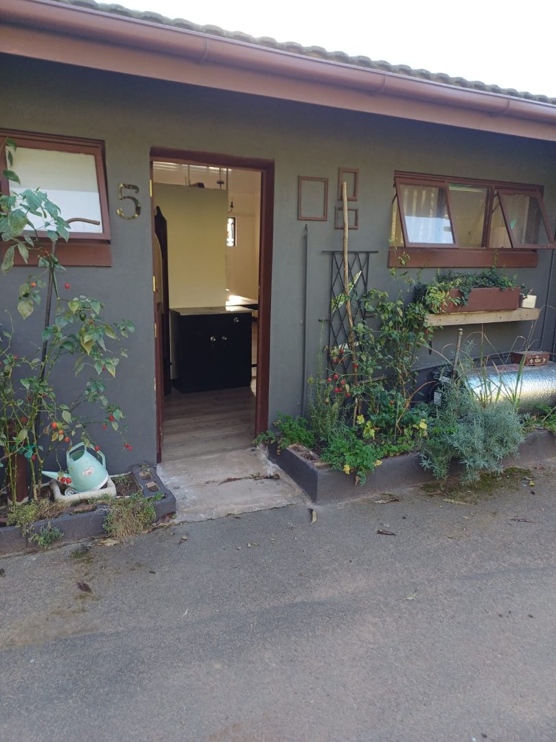 1 Bedroom Property for Sale in Kloof KwaZulu-Natal
