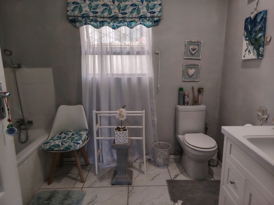 To Let 2 Bedroom Property for Rent in Gillitts KwaZulu-Natal