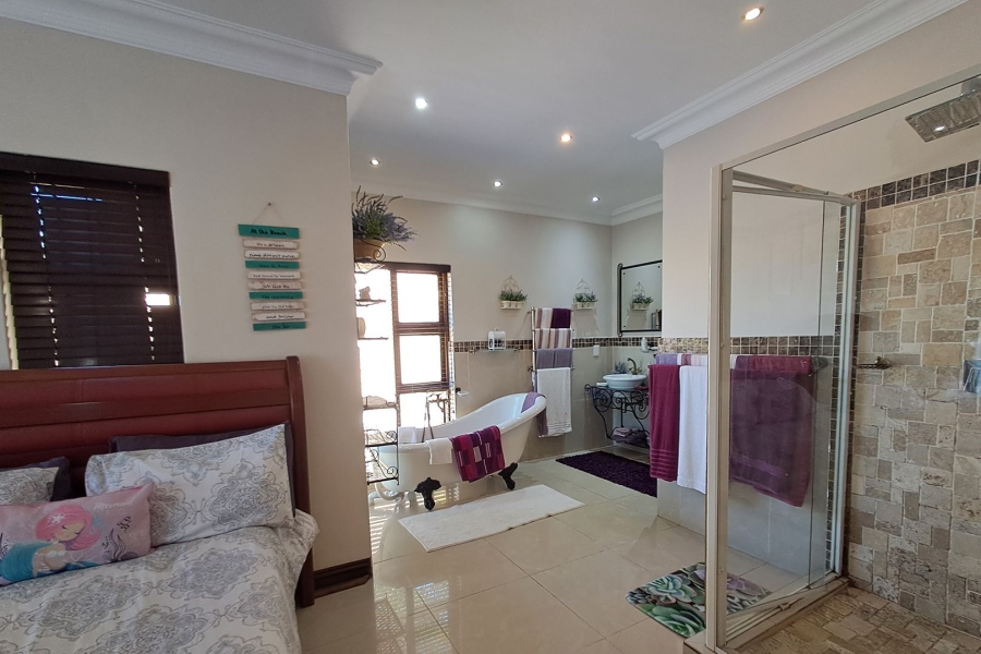 4 Bedroom Property for Sale in St Michaels On Sea KwaZulu-Natal