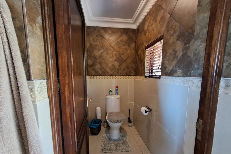 4 Bedroom Property for Sale in St Michaels On Sea KwaZulu-Natal