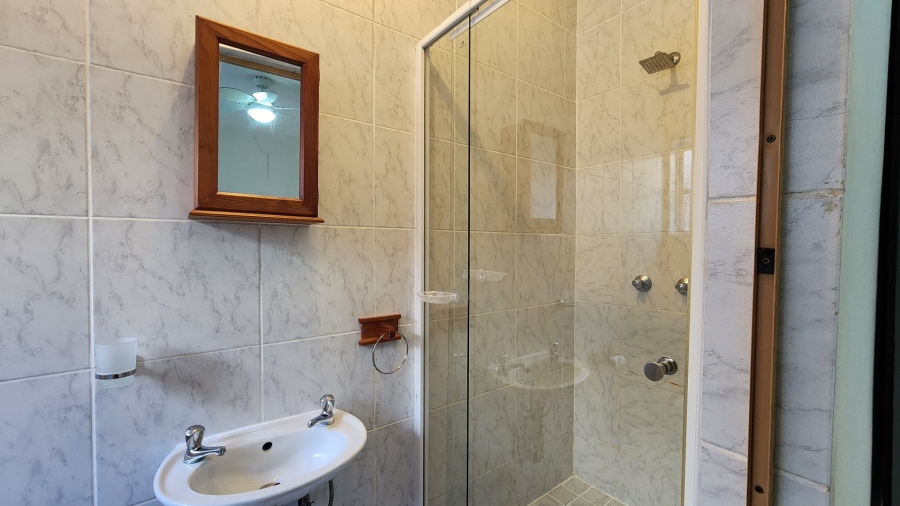 2 Bedroom Property for Sale in Uvongo Beach KwaZulu-Natal