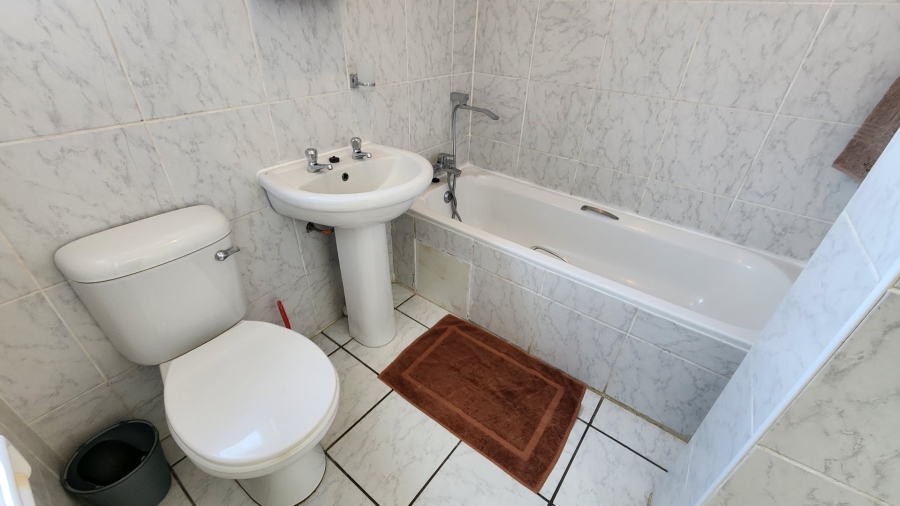 2 Bedroom Property for Sale in Uvongo Beach KwaZulu-Natal