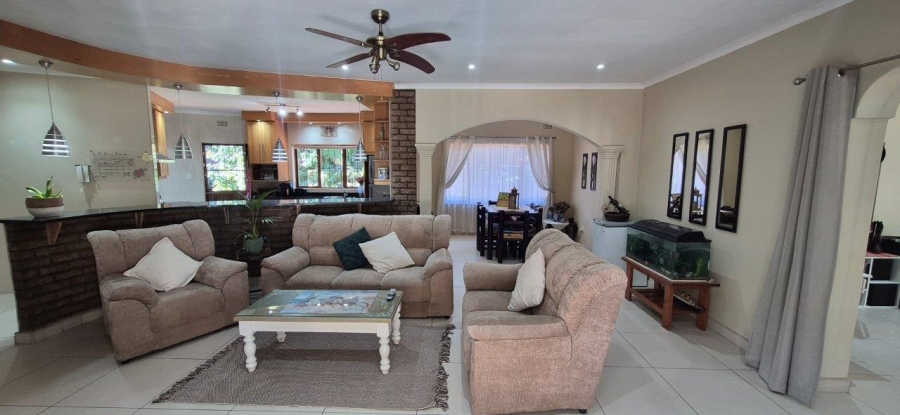 4 Bedroom Property for Sale in Umtentweni KwaZulu-Natal