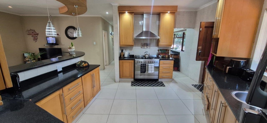 4 Bedroom Property for Sale in Umtentweni KwaZulu-Natal