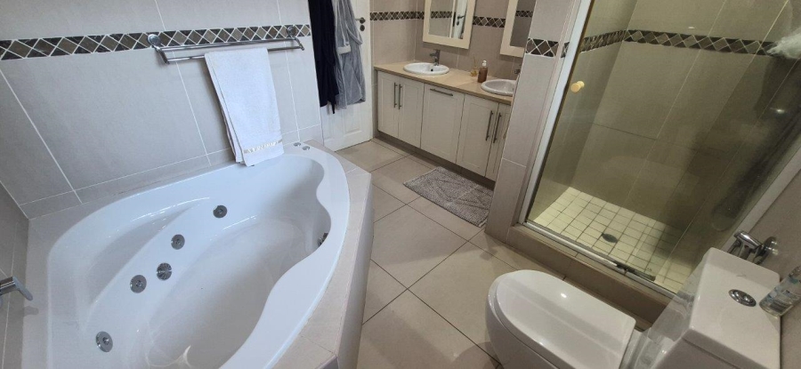 4 Bedroom Property for Sale in Umtentweni KwaZulu-Natal