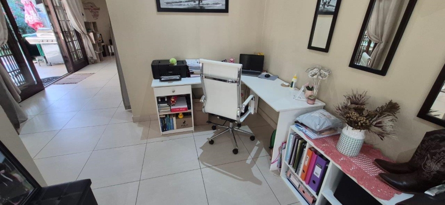 4 Bedroom Property for Sale in Umtentweni KwaZulu-Natal