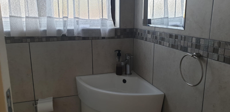 3 Bedroom Property for Sale in Umtentweni KwaZulu-Natal