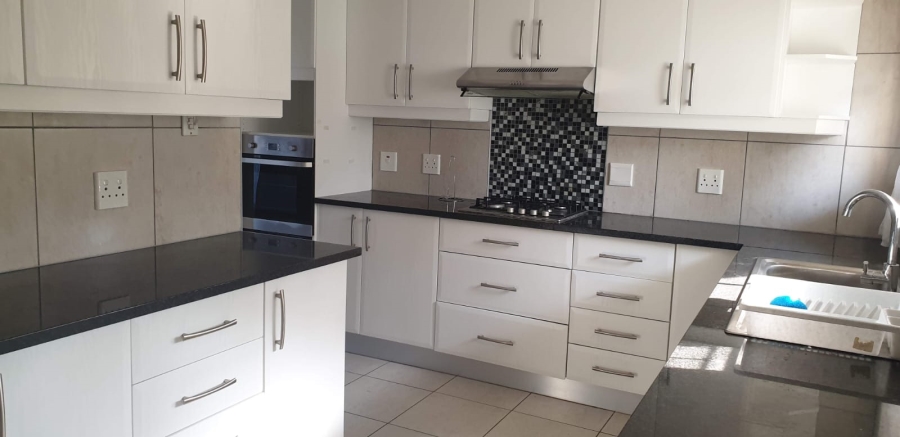 3 Bedroom Property for Sale in Umtentweni KwaZulu-Natal