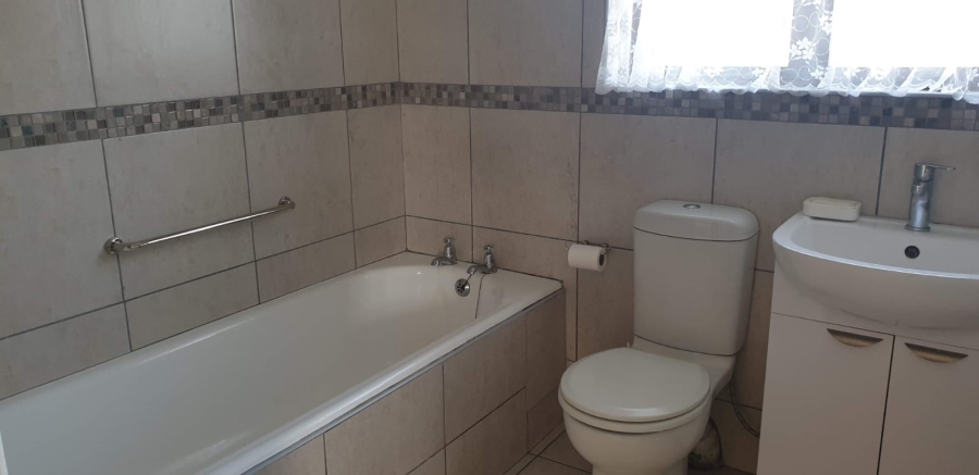 3 Bedroom Property for Sale in Umtentweni KwaZulu-Natal