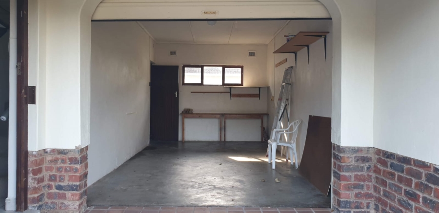 3 Bedroom Property for Sale in Umtentweni KwaZulu-Natal