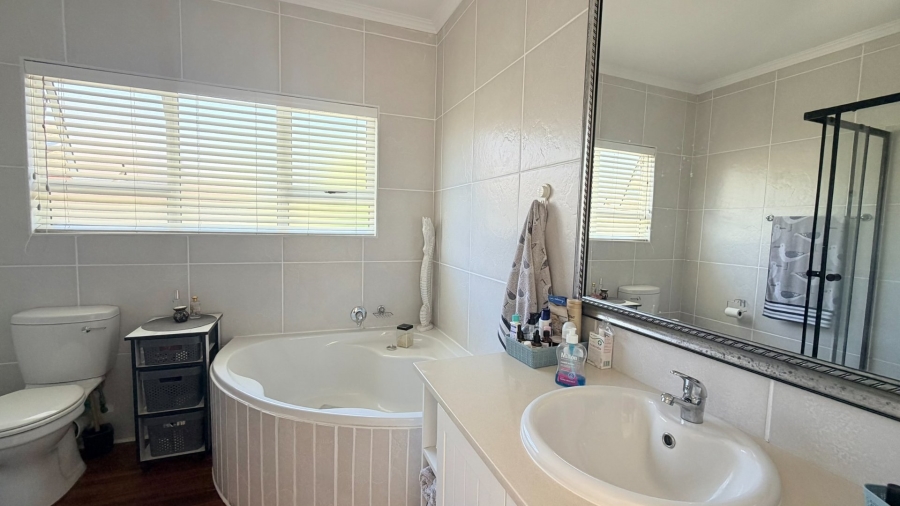 4 Bedroom Property for Sale in Shelly Beach KwaZulu-Natal