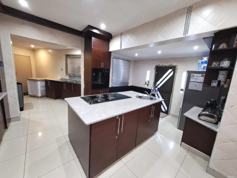 3 Bedroom Property for Sale in Sunnyridge KwaZulu-Natal