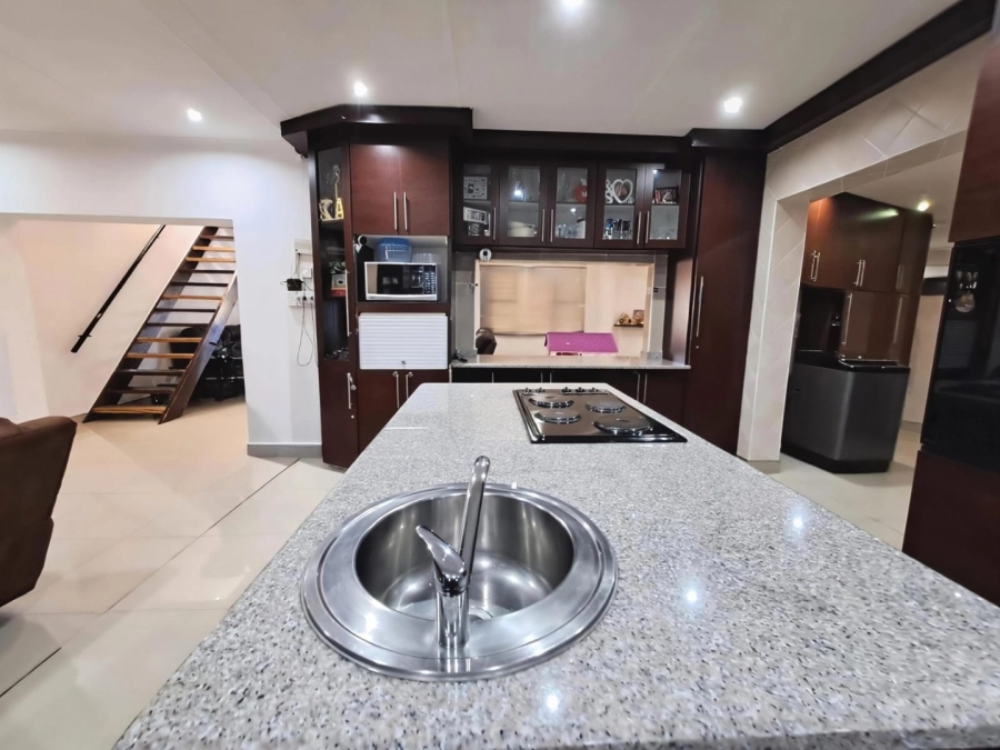 3 Bedroom Property for Sale in Sunnyridge KwaZulu-Natal