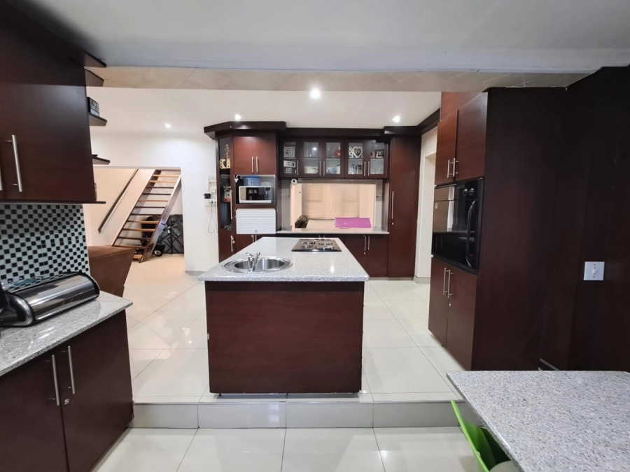 3 Bedroom Property for Sale in Sunnyridge KwaZulu-Natal