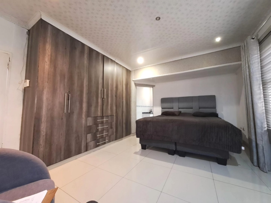 3 Bedroom Property for Sale in Sunnyridge KwaZulu-Natal