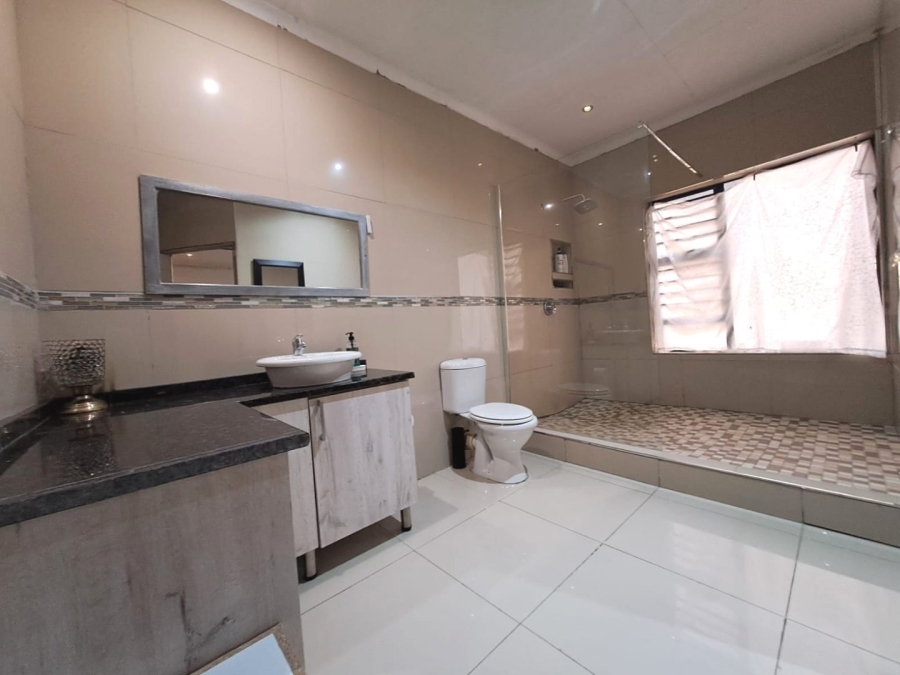 3 Bedroom Property for Sale in Sunnyridge KwaZulu-Natal