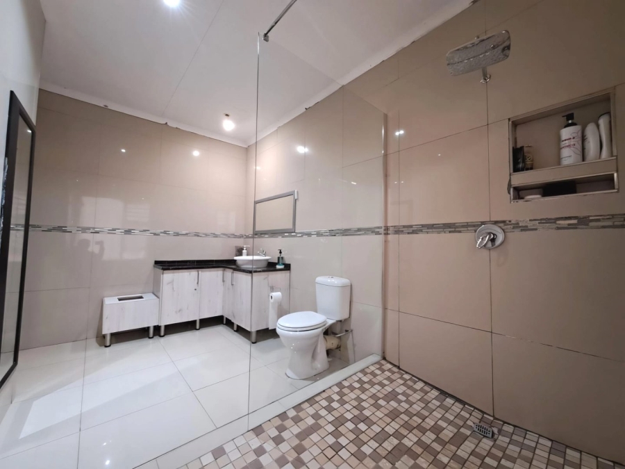 3 Bedroom Property for Sale in Sunnyridge KwaZulu-Natal