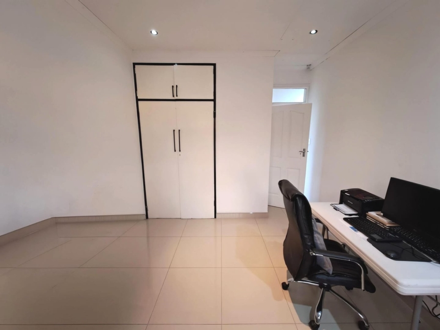 3 Bedroom Property for Sale in Sunnyridge KwaZulu-Natal