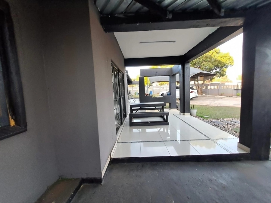 3 Bedroom Property for Sale in Sunnyridge KwaZulu-Natal