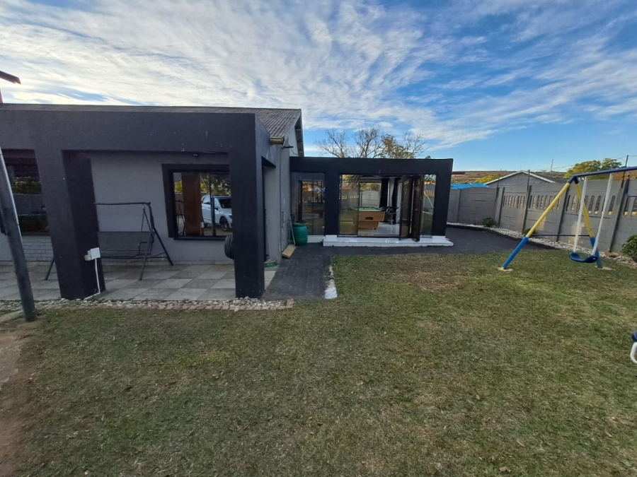 3 Bedroom Property for Sale in Sunnyridge KwaZulu-Natal