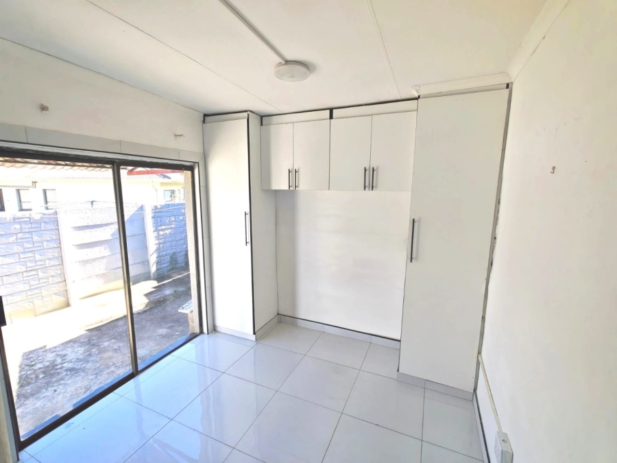3 Bedroom Property for Sale in Sunnyridge KwaZulu-Natal