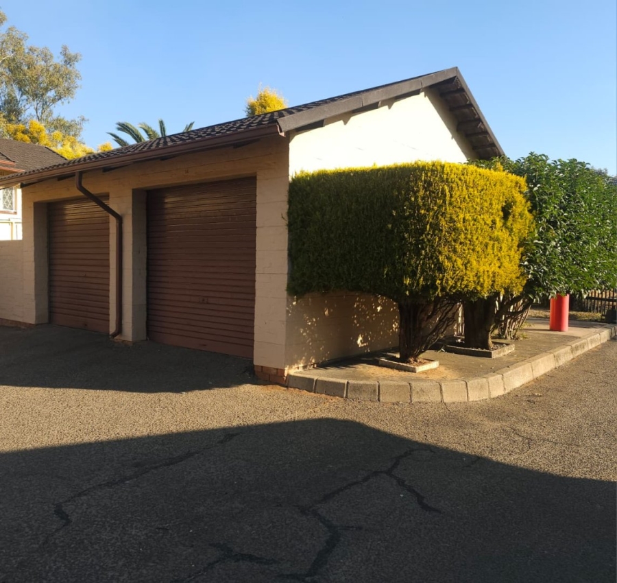 3 Bedroom Property for Sale in Huttenheights KwaZulu-Natal