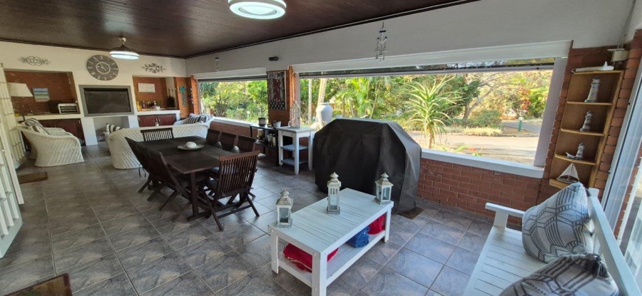 3 Bedroom Property for Sale in Umtentweni KwaZulu-Natal
