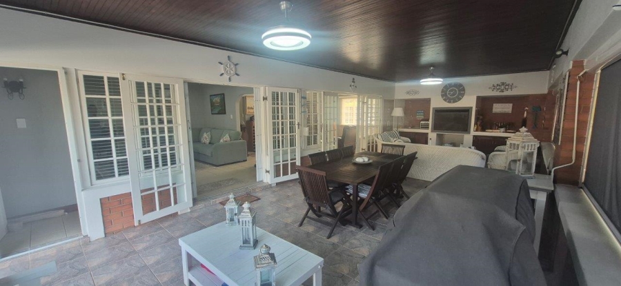 3 Bedroom Property for Sale in Umtentweni KwaZulu-Natal