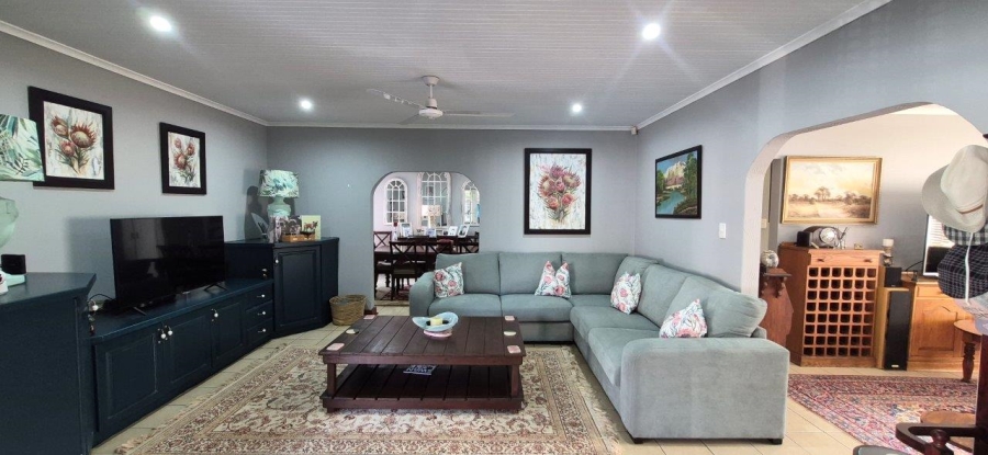 3 Bedroom Property for Sale in Umtentweni KwaZulu-Natal