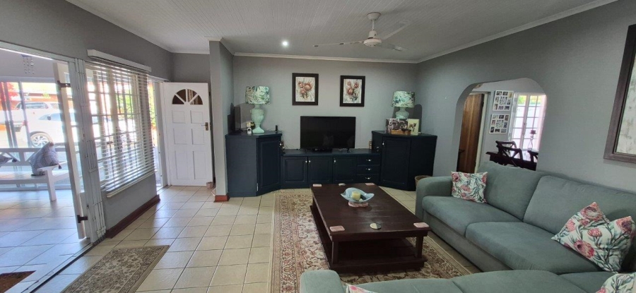 3 Bedroom Property for Sale in Umtentweni KwaZulu-Natal