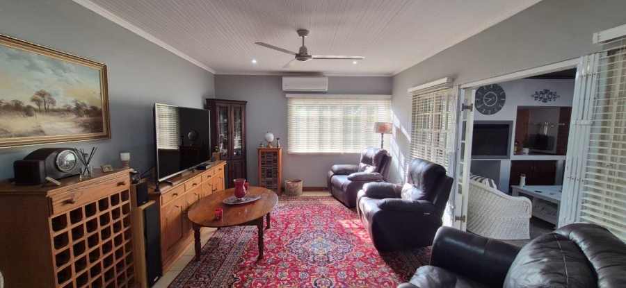 3 Bedroom Property for Sale in Umtentweni KwaZulu-Natal