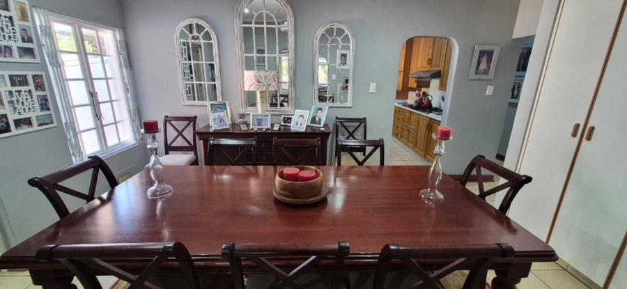 3 Bedroom Property for Sale in Umtentweni KwaZulu-Natal