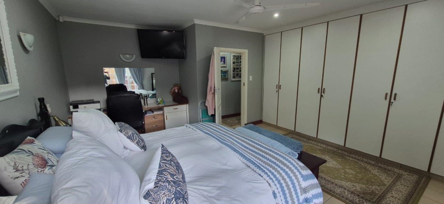 3 Bedroom Property for Sale in Umtentweni KwaZulu-Natal