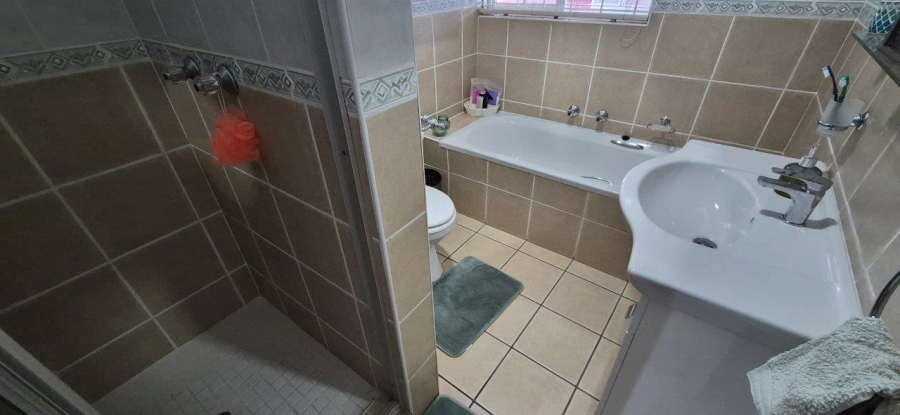 3 Bedroom Property for Sale in Umtentweni KwaZulu-Natal