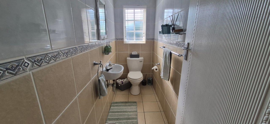 3 Bedroom Property for Sale in Umtentweni KwaZulu-Natal