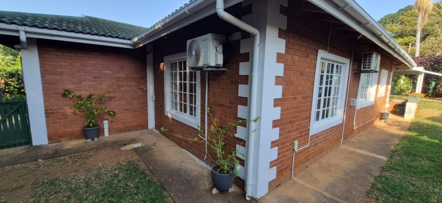 3 Bedroom Property for Sale in Umtentweni KwaZulu-Natal