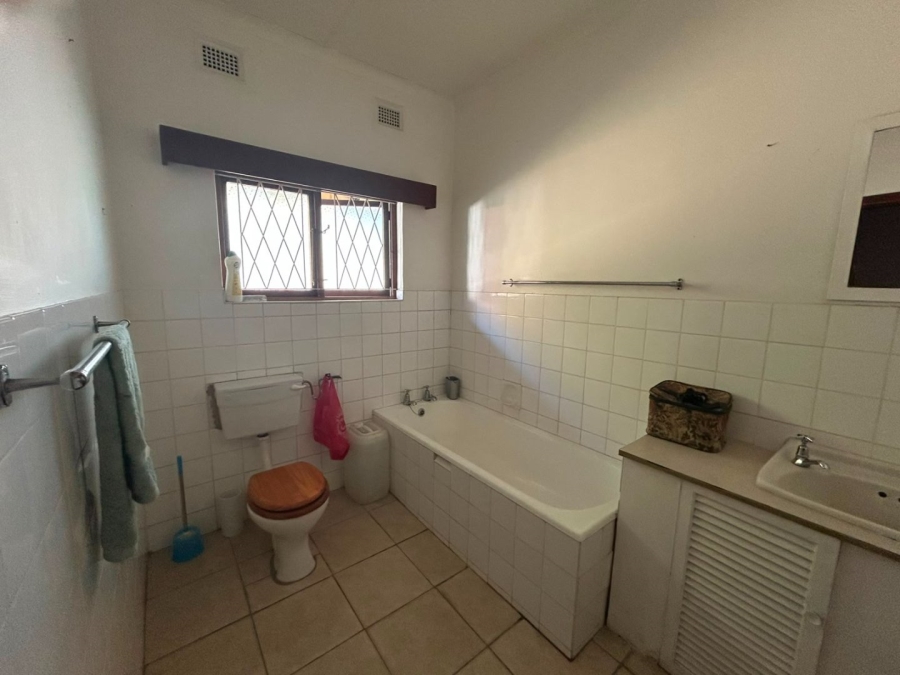3 Bedroom Property for Sale in Port Edward KwaZulu-Natal