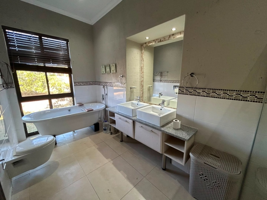 4 Bedroom Property for Sale in Leisure Bay KwaZulu-Natal