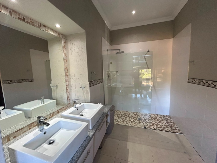 4 Bedroom Property for Sale in Leisure Bay KwaZulu-Natal