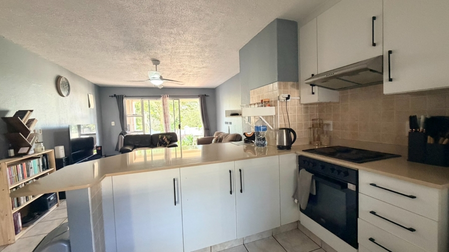 2 Bedroom Property for Sale in Uvongo KwaZulu-Natal