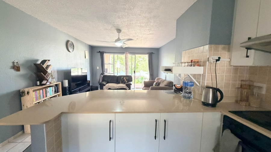 2 Bedroom Property for Sale in Uvongo KwaZulu-Natal