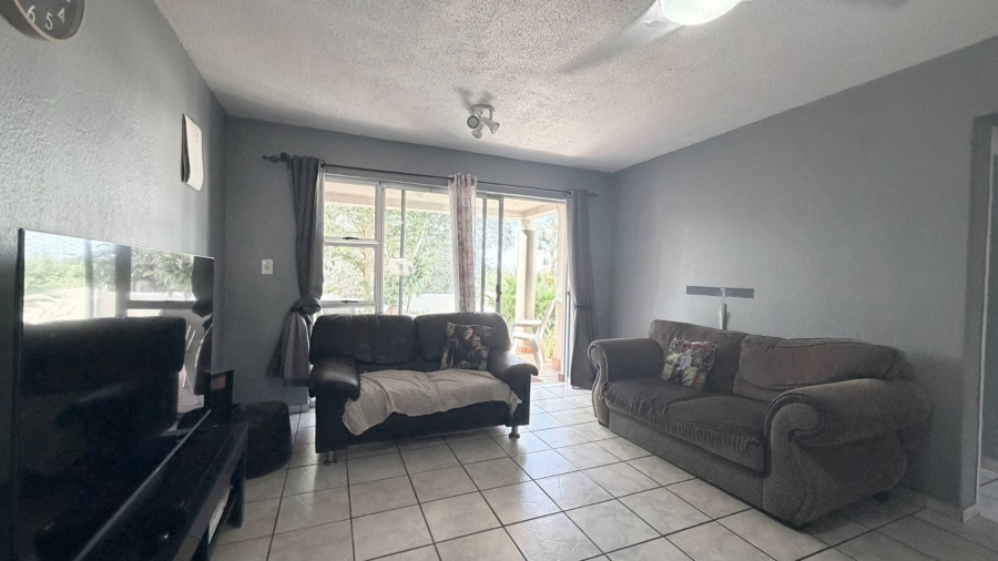 2 Bedroom Property for Sale in Uvongo KwaZulu-Natal